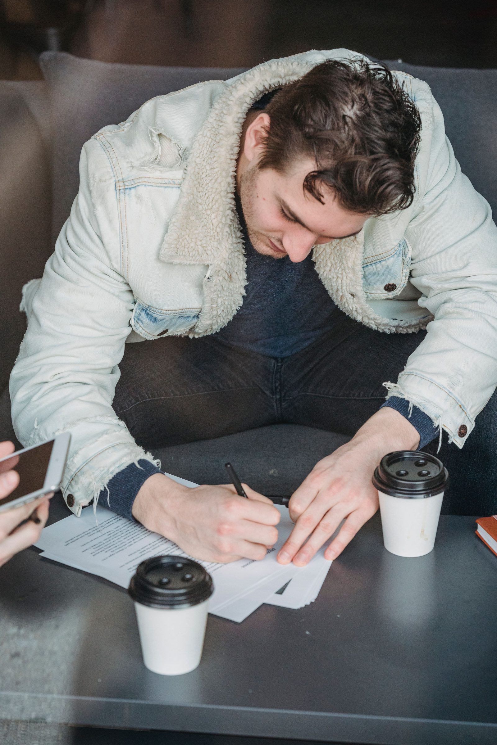 El Contrato de Bolo para Músicos: Cláusulas Esenciales y Modelo Práctico