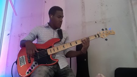 BassPlayer25 