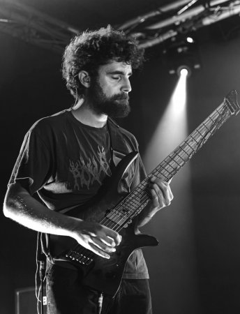 Andrés Bella